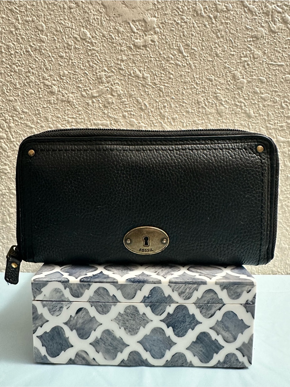 Fossil Black Pebbled Leather Zip Wallet with Brass Accent